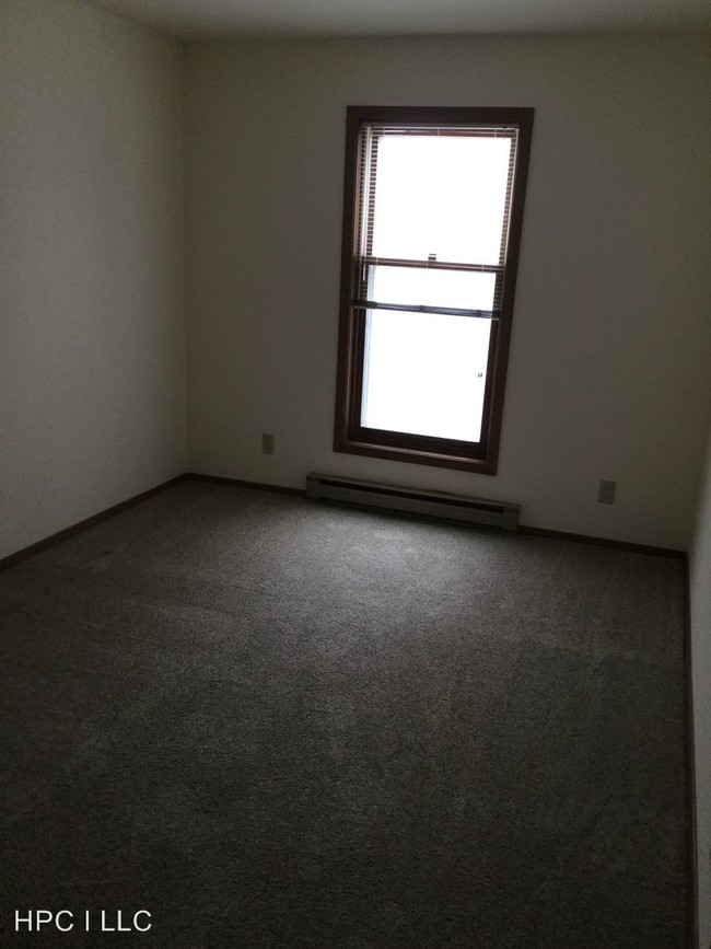 Foto del edificio - 7502 Carrington Dr