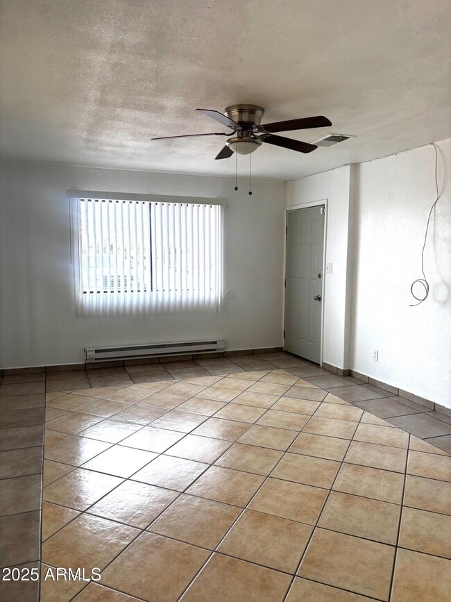 Building Photo - 2135 Hohokam Dr