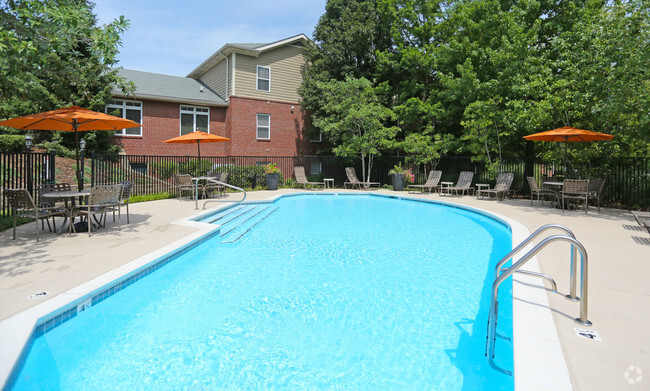 Pool - Aspenwood Apartments