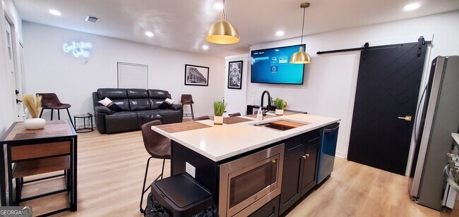 Foto del edificio - 1081 Fair St SW