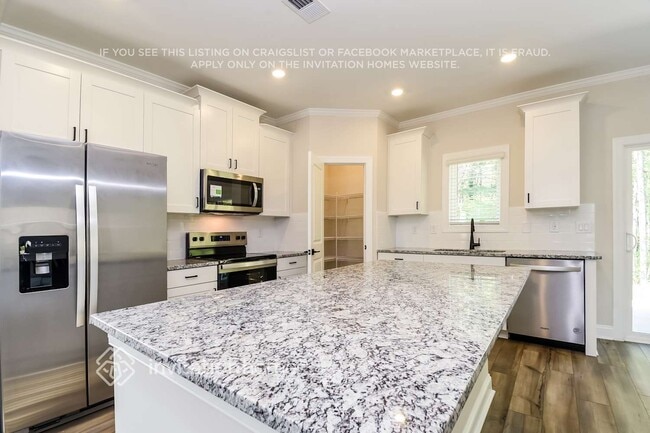 Building Photo - 411 Azalea Gaze Dr