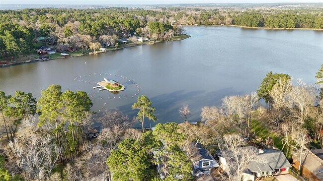 Foto del edificio - 13318 Southshore Dr