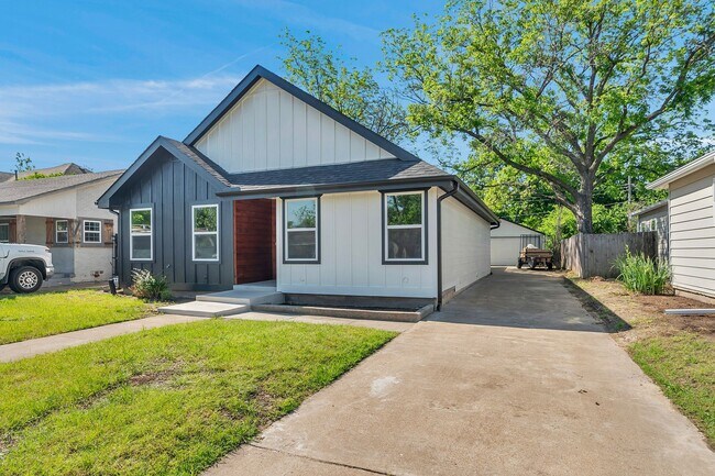 Foto del edificio - 2525 Benbrook Blvd
