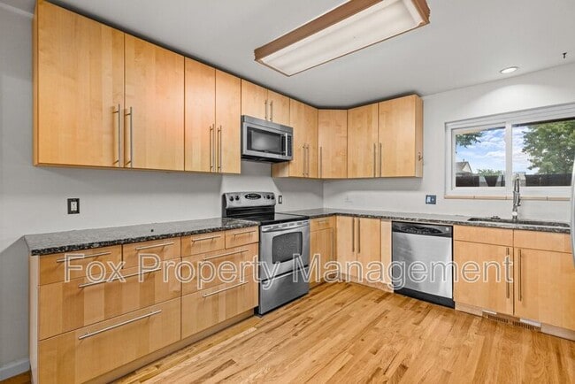 Photo - 1558 Greenbriar Blvd. House