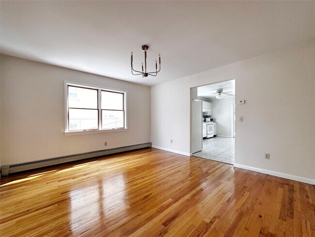Foto del edificio - 150 Bennett Ave