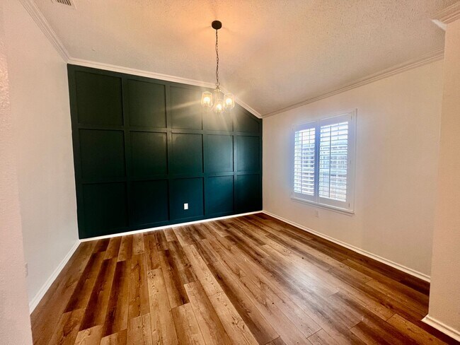 Foto del edificio - Lakewood Estates Beauty!