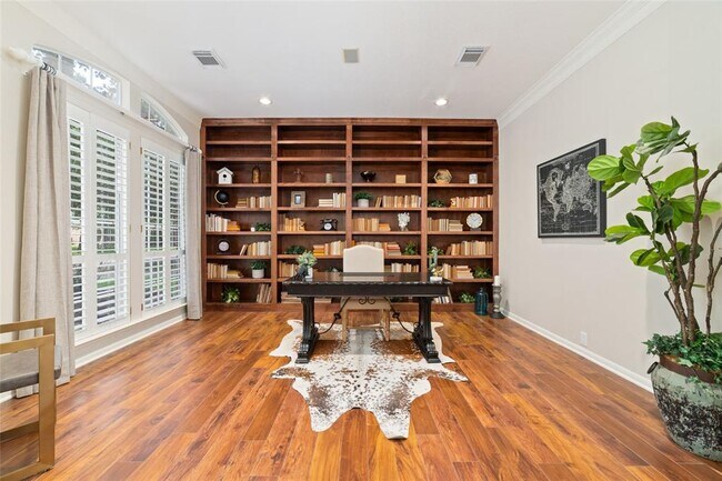 Building Photo - 62 N Floral Leaf Cir