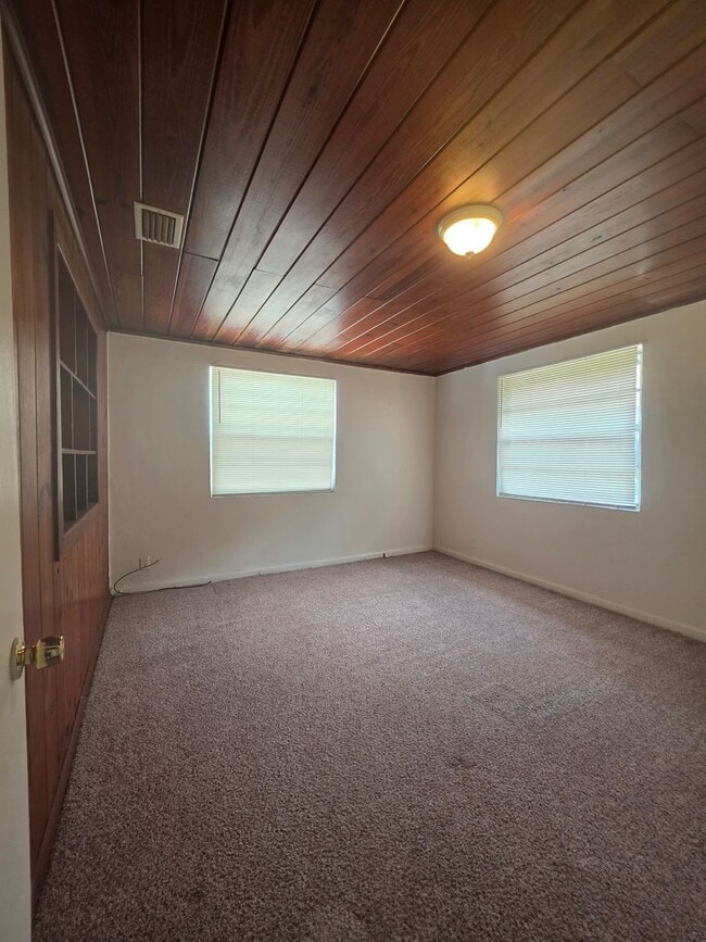 Building Photo - 1117 Dr Mary McLeod Bethune Blvd