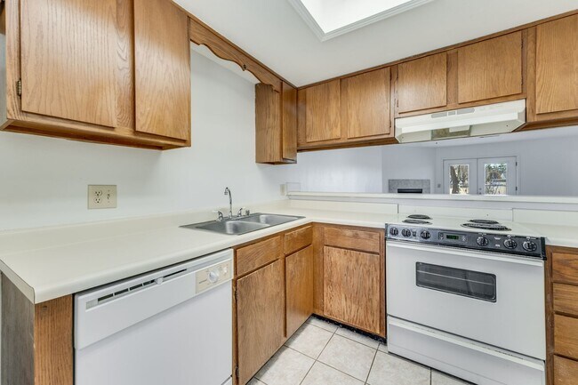 Building Photo - 1819 S 13th Pl