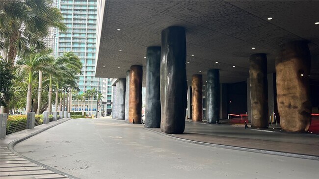 Foto del edificio - 495 Brickell Ave