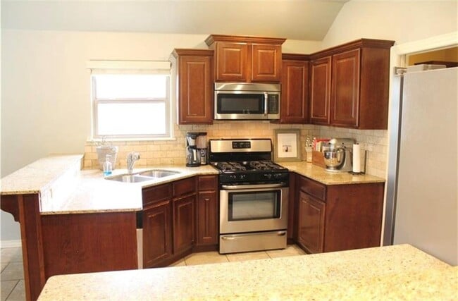 Foto del edificio - 2864 Vanike Dr