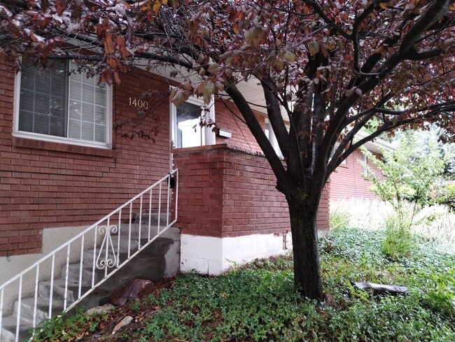 Building Photo - Coming Soon!! Stunning Bonneville Hills 3b...