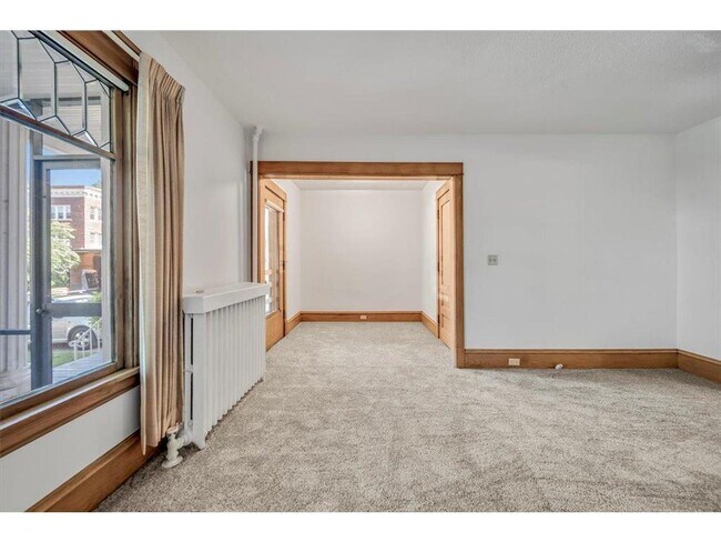 Building Photo - 2315 Girard Ave S