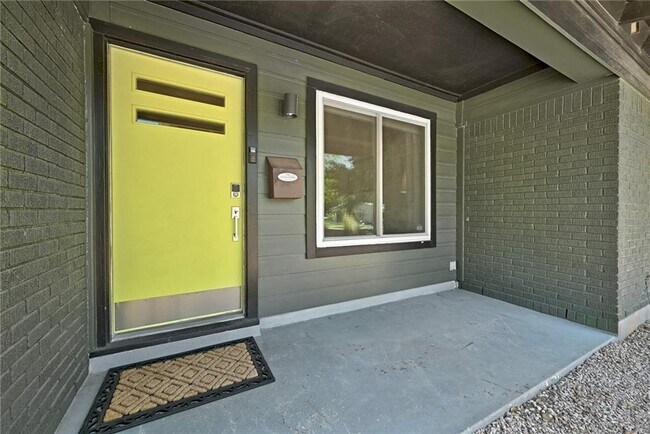 Building Photo - 1508 Glencrest Dr