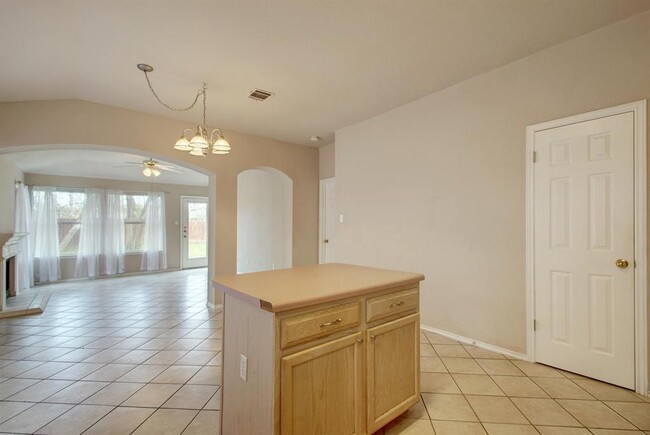 Building Photo - 14833 Montoro Dr