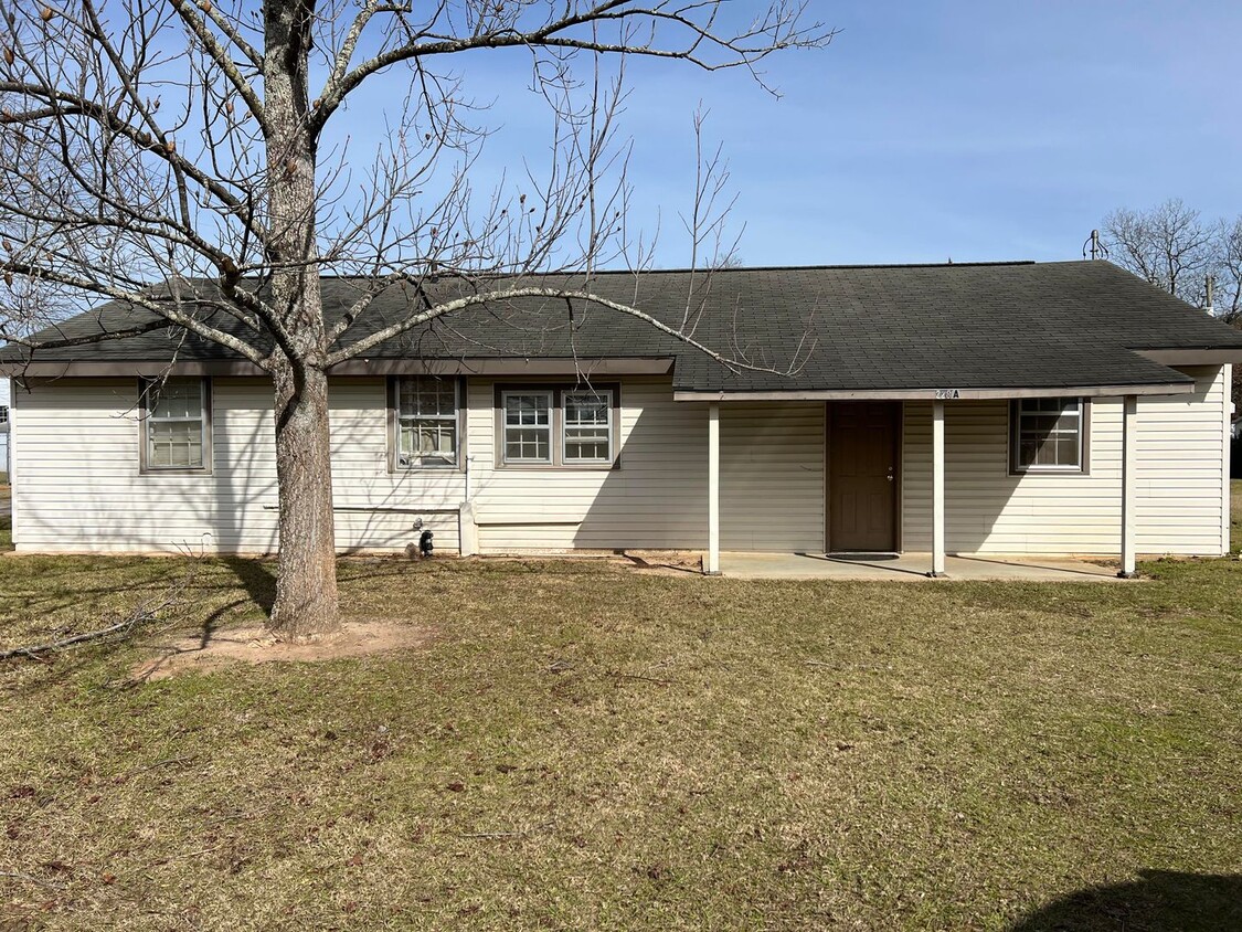 Primary Photo - 2BR/1BA located near Dothan, AL airport