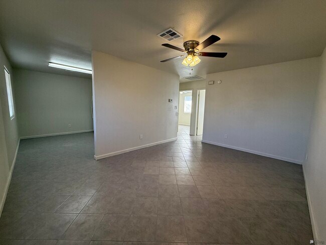 Foto del edificio - 255 E 23rd St