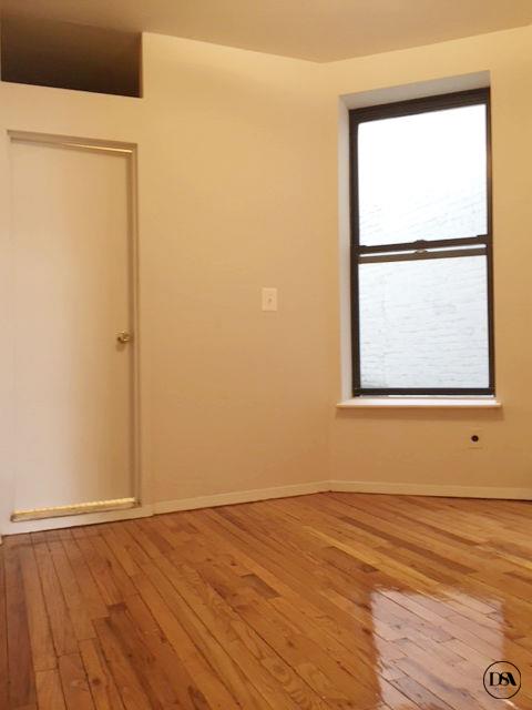 Building Photo - 307 E 94th St