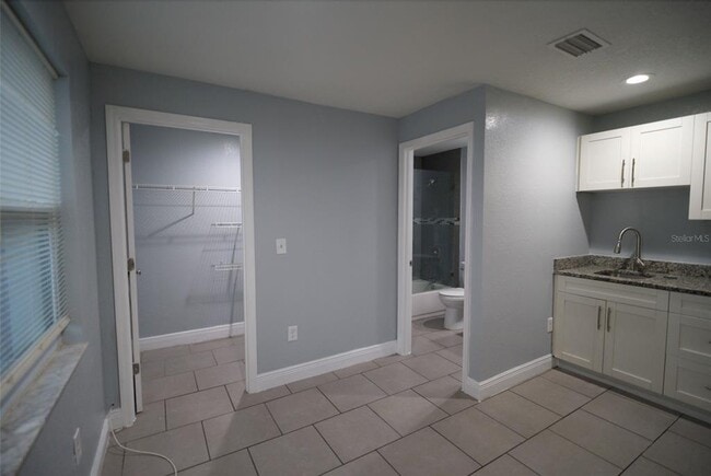 Building Photo - 907 W Humphrey St