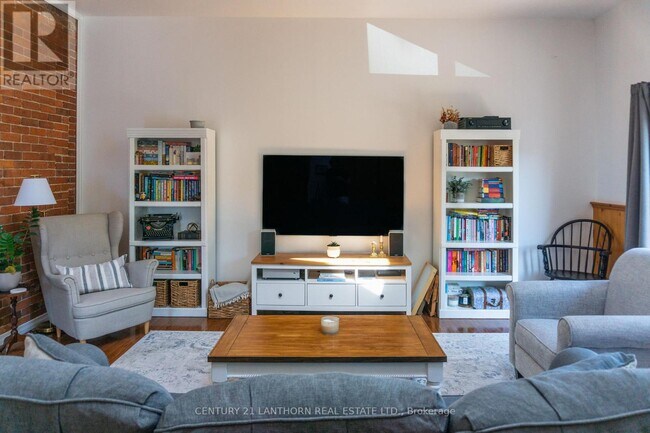 Photo du bâtiment - 128 Picton Main St