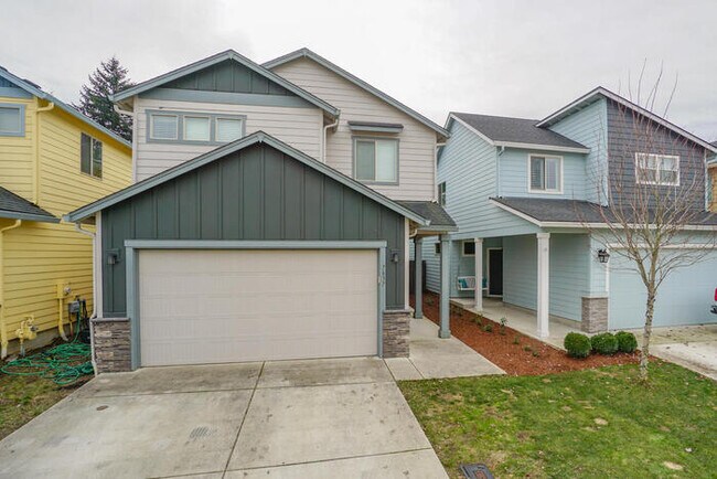 Foto del edificio - NEWER THREE BEDROOM HOME NEAR HAZEL DELL