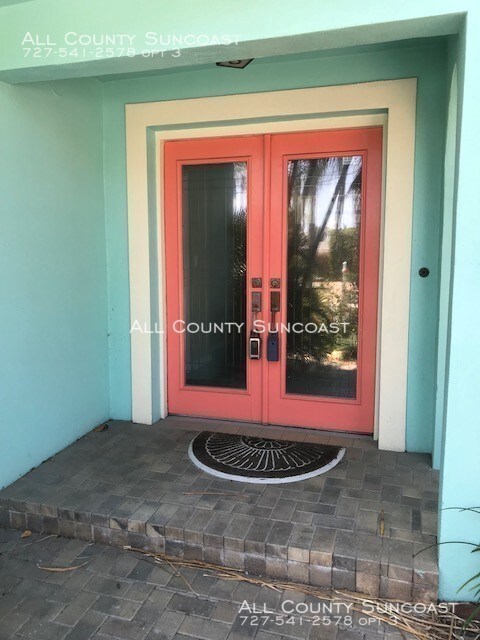 Foto del edificio - 7702 Bayshore Dr