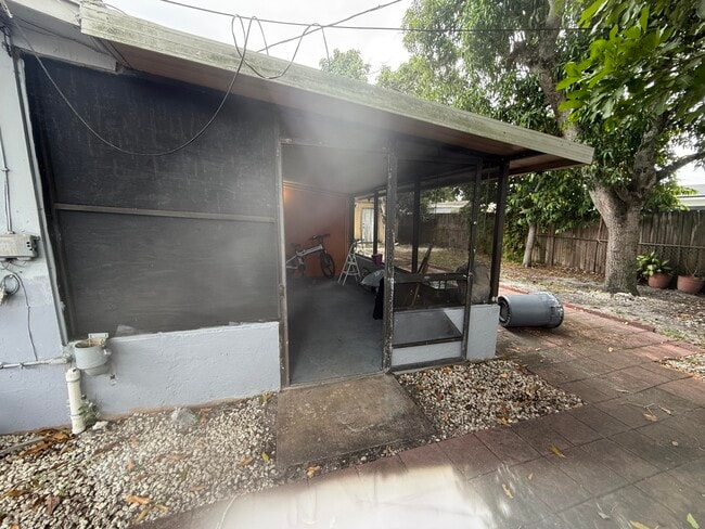 Foto del edificio - 710 N 66 Terrace