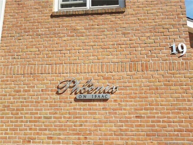 Building Photo - 19 Isaacs St