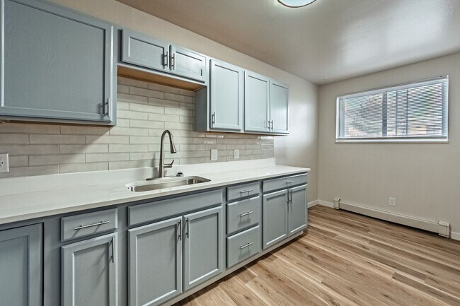 Foto del edificio - 3551 Baltimore Ave