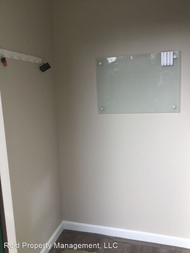 Foto del edificio - 2 br, 1 bath House - 3325 Quatermass Ave NE