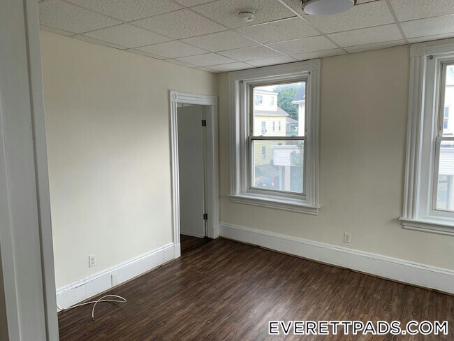 Foto del edificio - 244 Main St