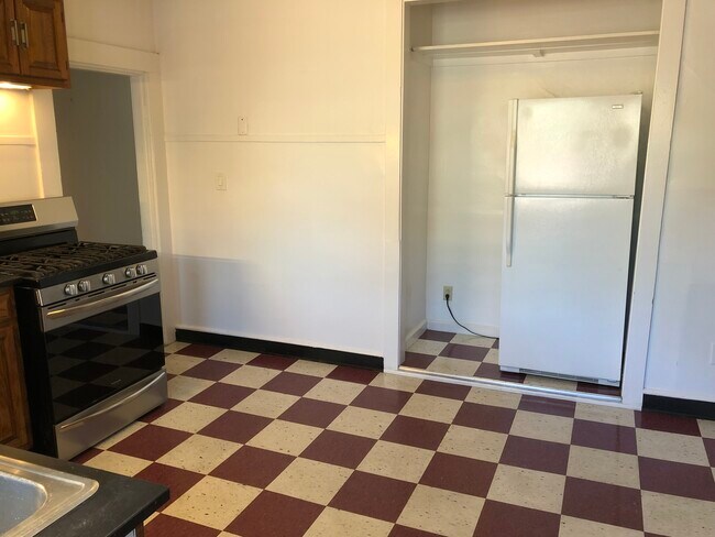 Building Photo - 15 Sanborn Ave