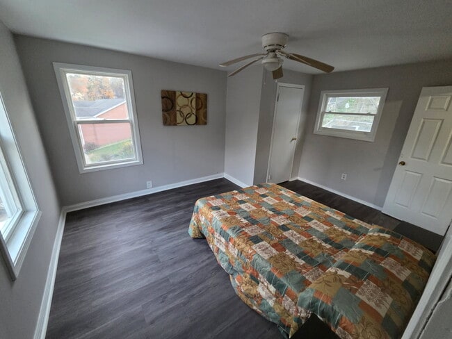 Photo - 2259 Potomac Ave Apartments