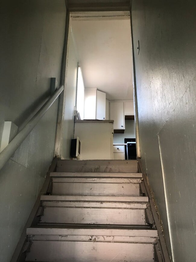 Foto del edificio - 1 Bed/1 Bath Upstairs Apartment located walking distance to Downtown Gallatin.