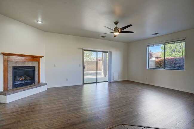 Foto del edificio - 3 bedroom, 2 bathroom home for rent in Vie...
