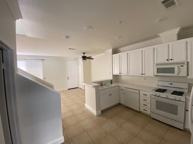 Building Photo - 3334 E Chiddingstone Ln
