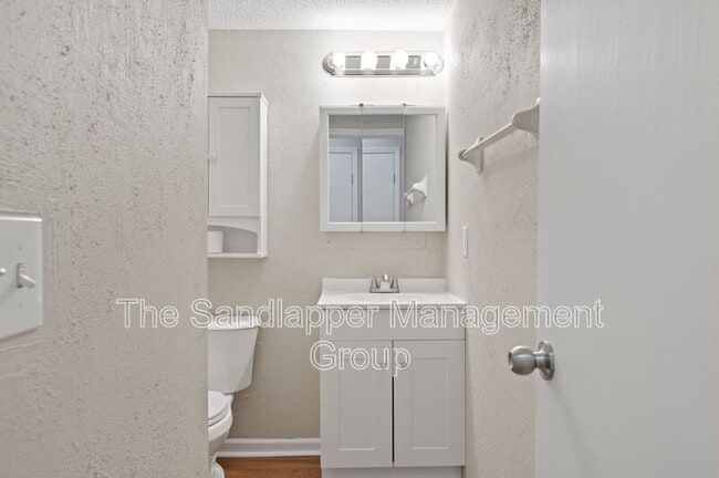 Foto del edificio - 28 Crosscreek Dr