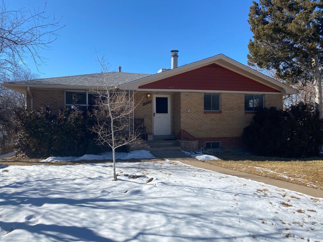 Primary Photo - 3 br, 2 bath House - 3821 S Fox St