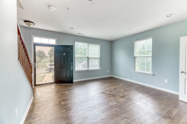 Building Photo - 6119 Hanlon St