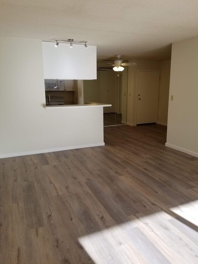 361 Half Moon Ln Unit 309, Daly City, CA 94015 Condo for Rent in Daly