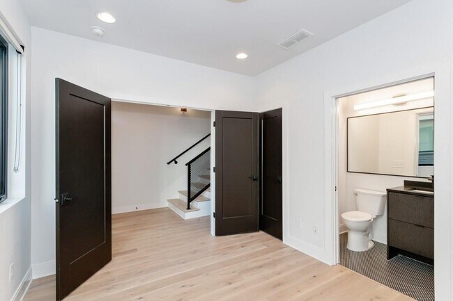 Building Photo - 536 Flat Shoals Ave SE