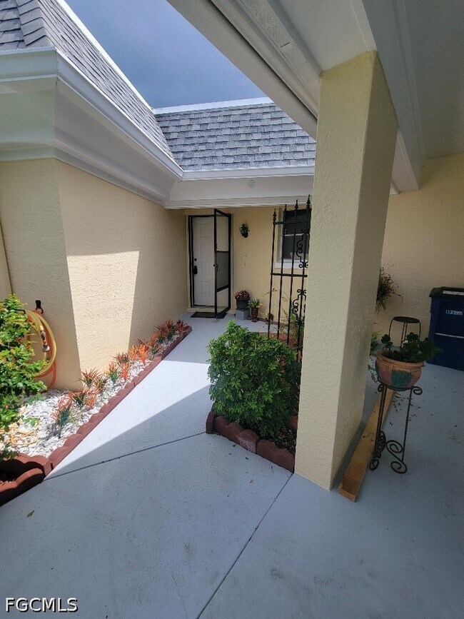 Foto del edificio - 10 Regency Ct
