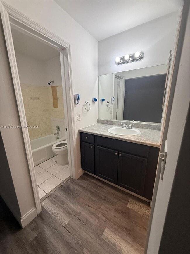 Foto del edificio - 4121 NW 30th Terrace