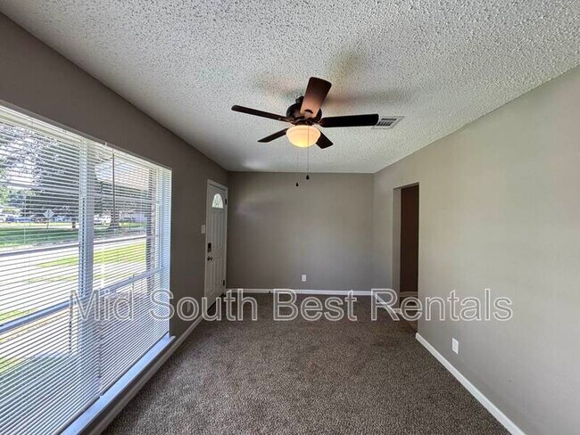 Foto del edificio - 321 Meadow Park Dr