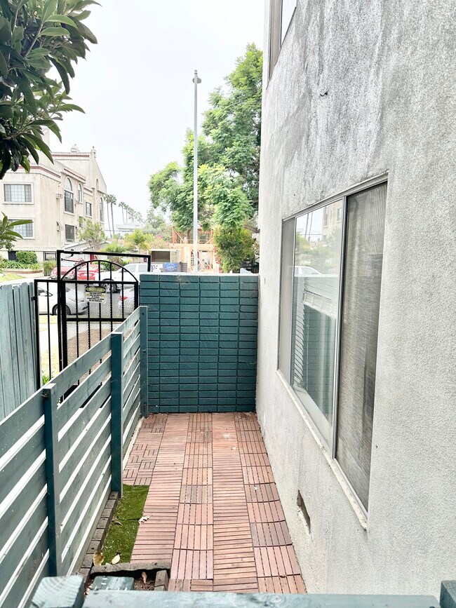 Building Photo - 3960 Inglewood Blvd Los Angeles, CA 90066