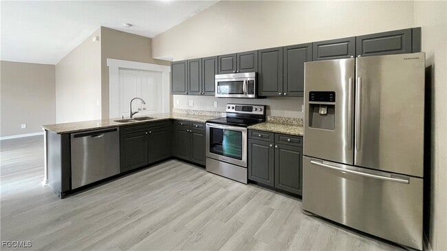 Foto del edificio - 2602 Sunniland Blvd
