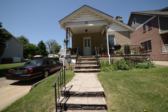 Building Photo - 1101 Yale Ave