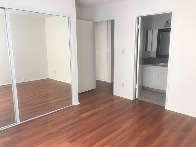 Foto del edificio - 3414 Jasmine Ave