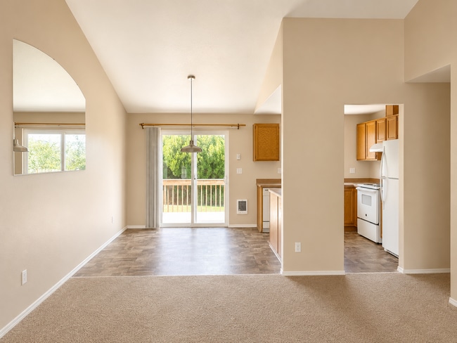 Foto del edificio - 3025 SW Reindeer Ave