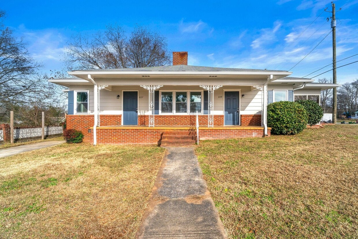 Foto principal - 227/229 MLK Jr Blvd